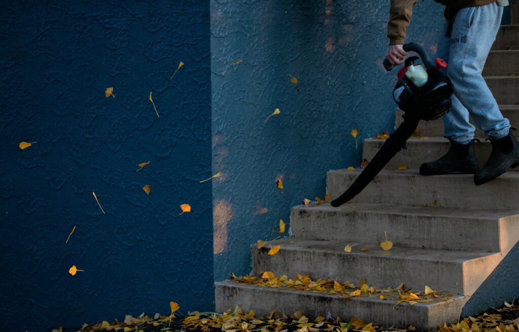 callum hill QyvOa0J9Mg unsplash 1024x655 - Professionelle Treppenhausreinigung: Warum sie wichtig ist