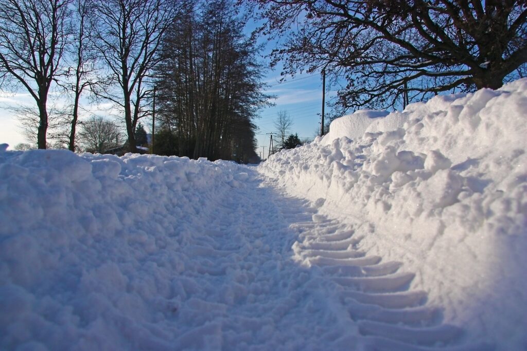 snow 567705 1920 1024x683 - Die besten Tipps zur Immobilienpflege im Winter